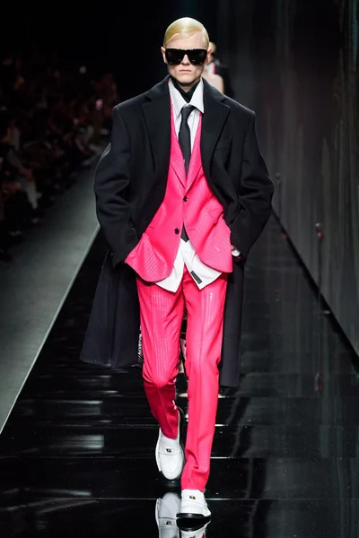 Look 70